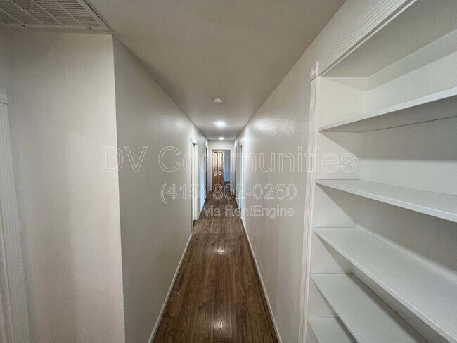Building Photo - 2500 SW 83rd St
