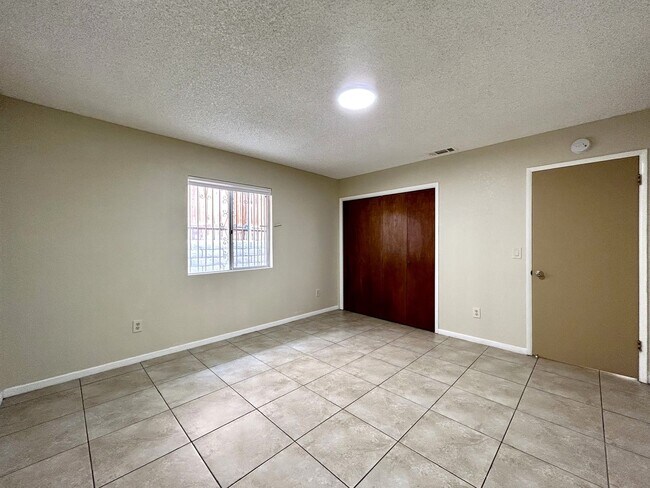 Building Photo - AVAILABLE NOW!!! !! UNFURNISHED 3 Bedroom 2 Bath Pool Home in Desert Hot Springs!