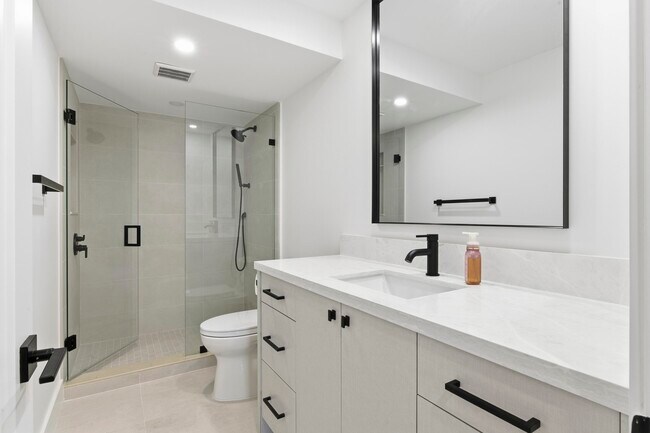 Building Photo - 1601 S Flagler Dr