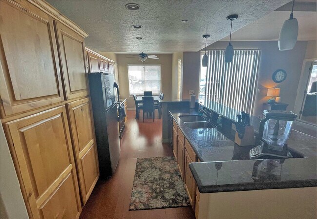 Building Photo - 606 W S Temple St