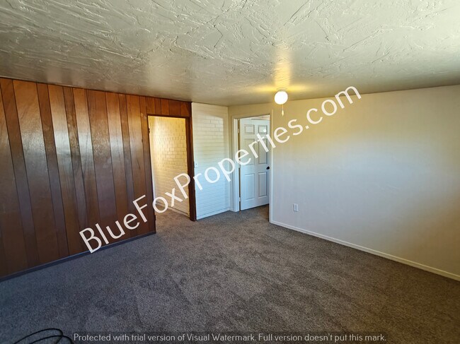 Building Photo - 907 E Weymouth St