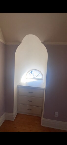 Building Photo - 2502 Kendall Ave