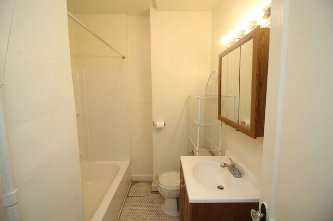 Building Photo - 3206 Guilford Ave