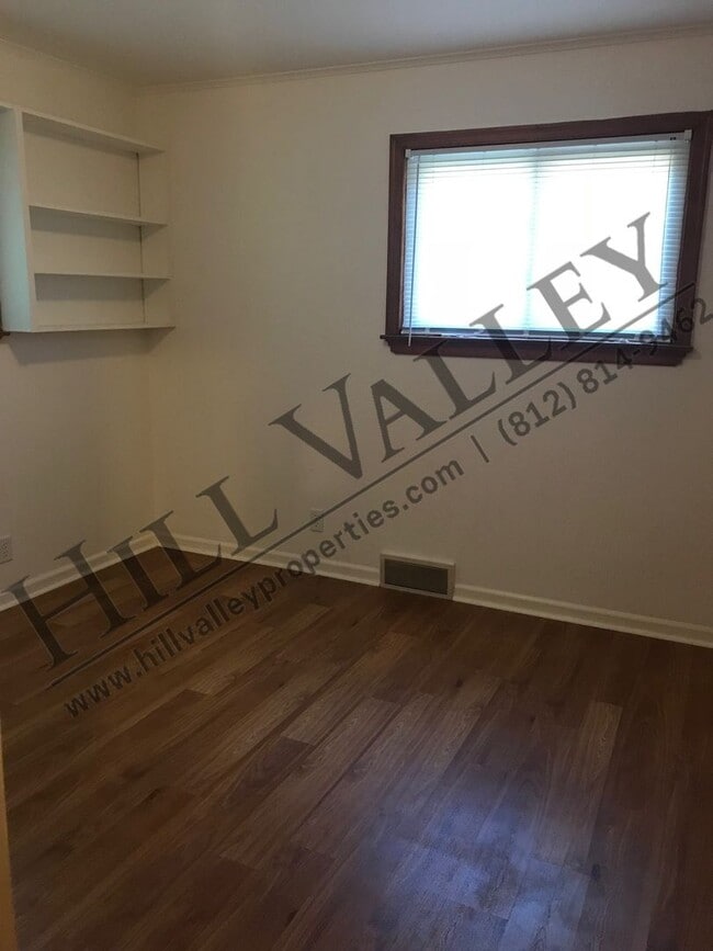 Building Photo - Three bedroom, 1 1/2 bath - East
