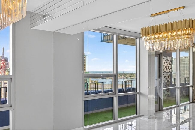 Building Photo - 321 Tenth Ave