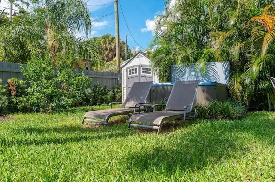 Building Photo - 5515 Spruce Ave