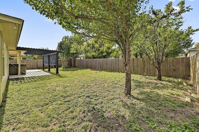 Building Photo - 919 Flanagan Dr