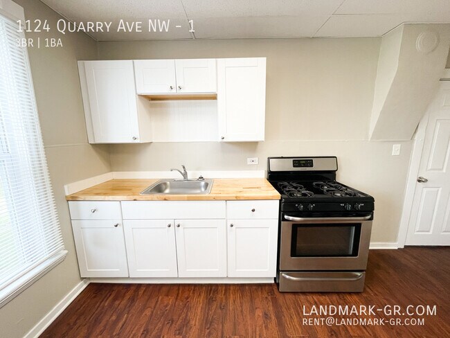 Building Photo - 1124 Quarry Ave NW