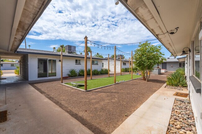 Building Photo - Fashion Square Apt1|SWVillage|Scottsdale|8...