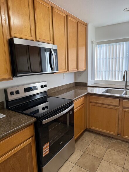 Building Photo - 3585 Grove St