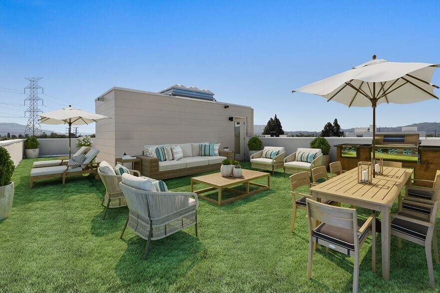 Building Photo - 10961 Calvert St