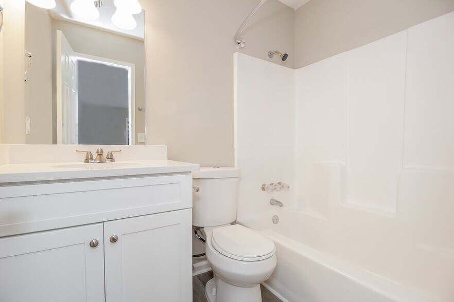 Building Photo - 3263 Mustang Dr