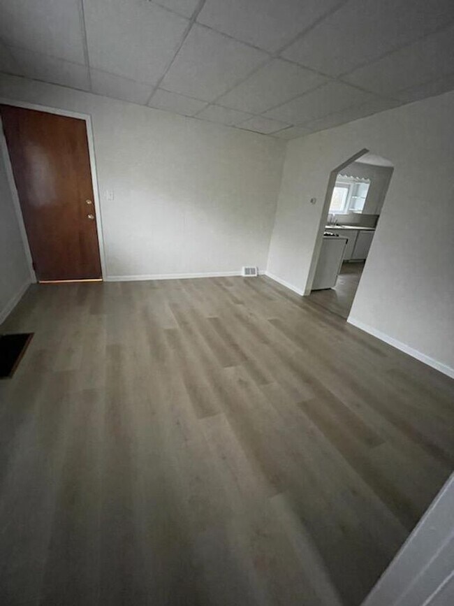 Building Photo - 231-33 Miles Avenue