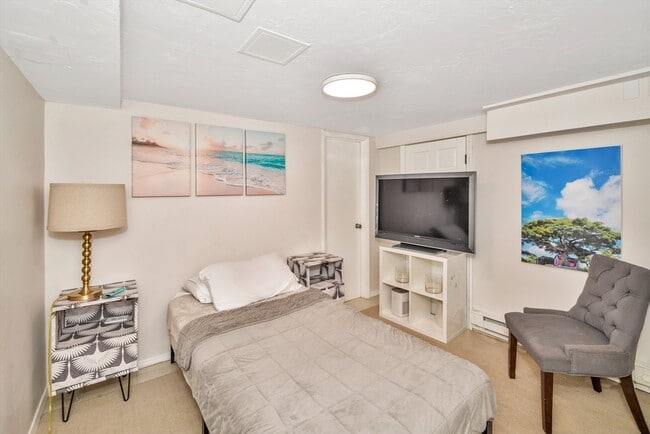 Building Photo - 15 Union Ave