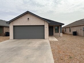Building Photo - 3 Bed 2 Bath in Elm Meadows