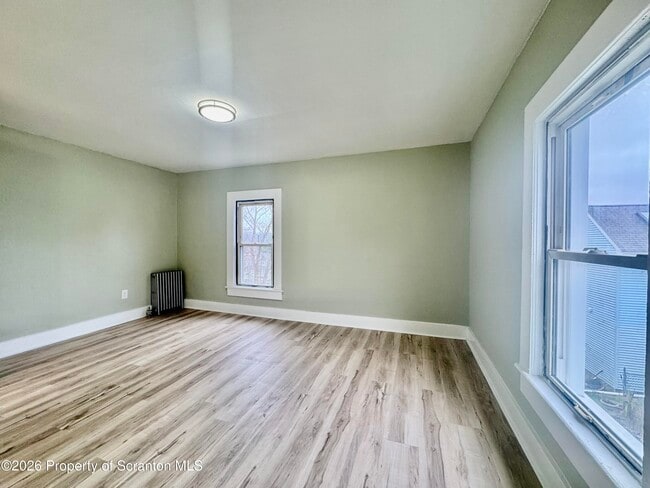 Building Photo - 1746 Bloom Ave