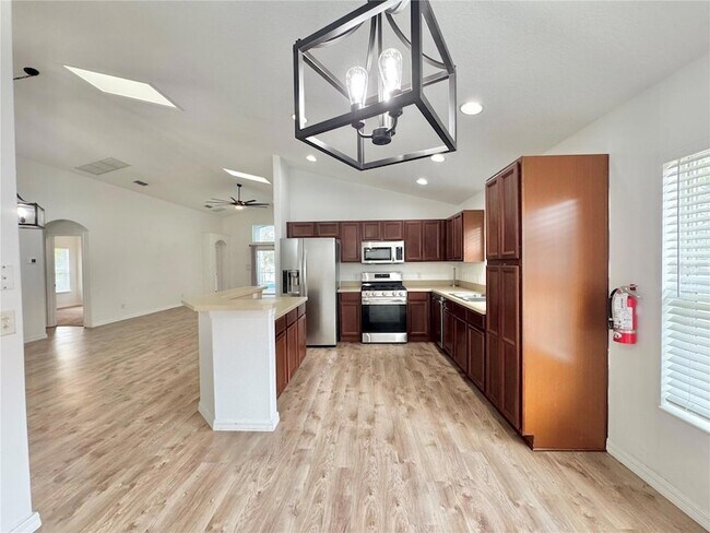Building Photo - 502 Viola Dr