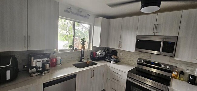 Building Photo - 2262 Discovery Cir W