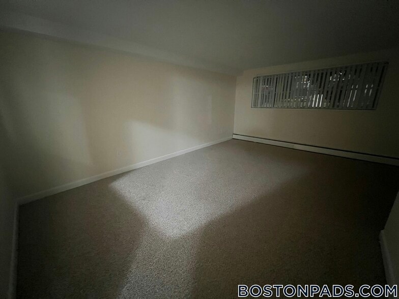 Building Photo - 90 Gardner St