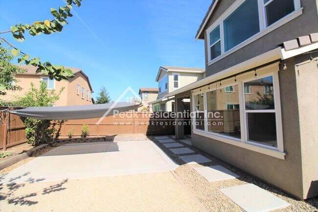 Building Photo - Wonderful Elk Grove 4bd/3ba Home with 2 Car Garage & Loft Area
