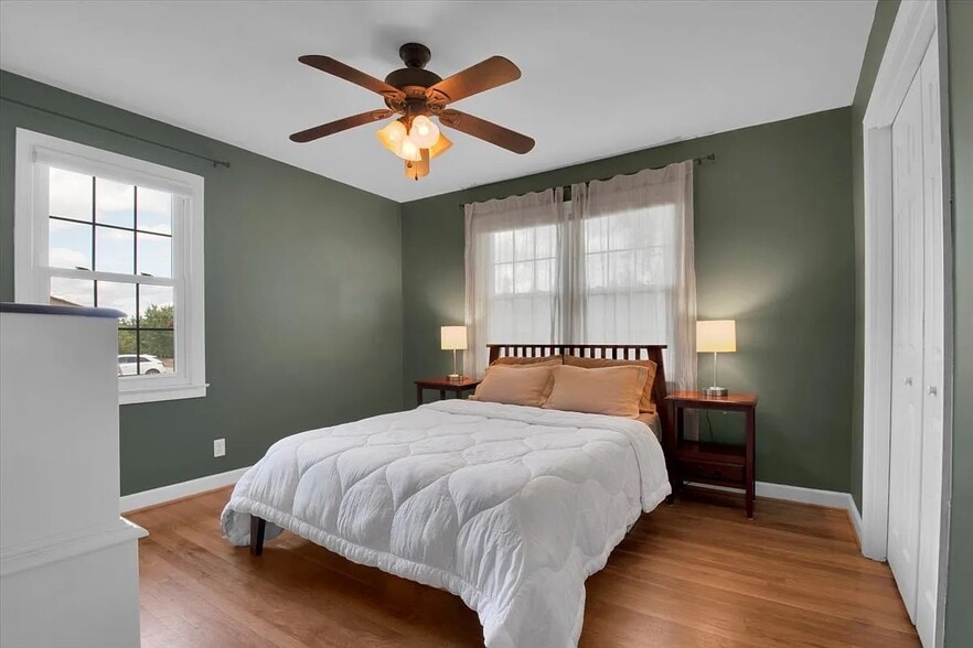 Building Photo - 120 Echo Ln