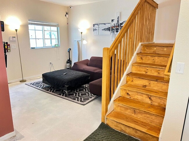 Building Photo - 400 NW 19th Terrace