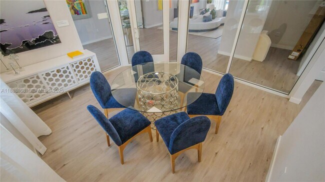 Building Photo - 610 NE 2nd St