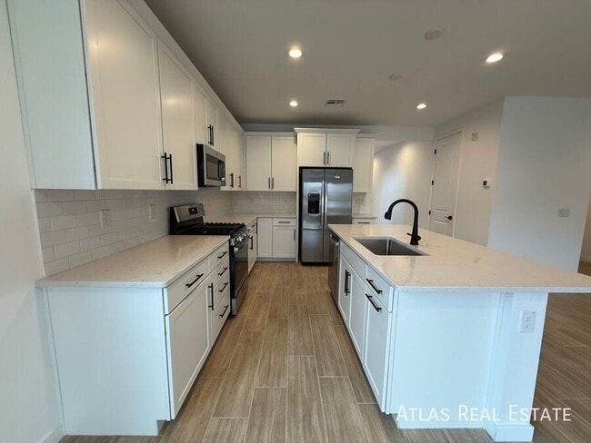 Building Photo - 16973 W Allen St.