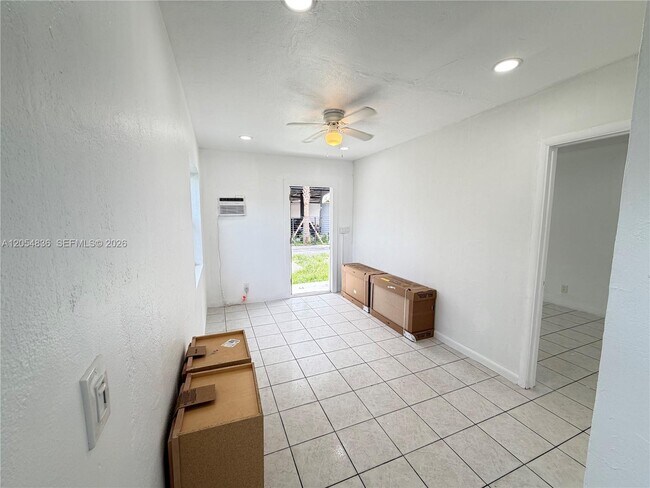 Building Photo - 2041 Jackson St