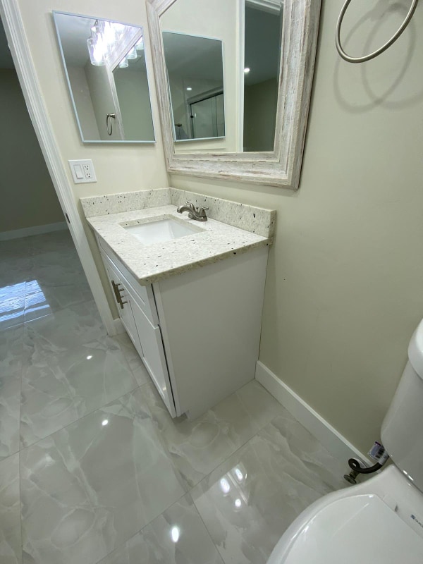 Building Photo - 8830 Royal Palm Blvd