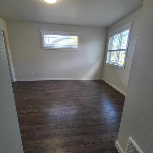 bedroom example - 146 168th St E