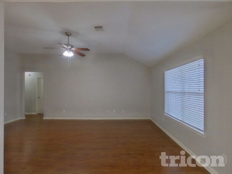 Building Photo - 14045 Buckskin Dr