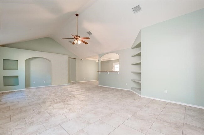 Building Photo - 18735 Reynolds Park Dr