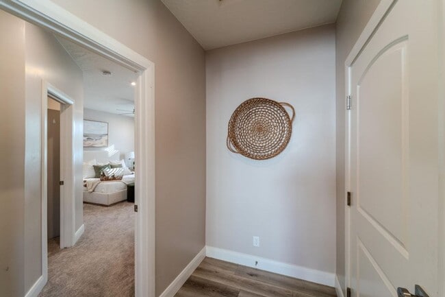 Building Photo - Beautiful 3 bed 2 bath + Den Home in Desert Color! Corner Lot!!