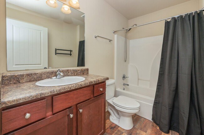Building Photo - 646 Hunters Ridge Rd