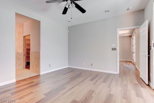 Building Photo - 325 Brilliant Summit Cir
