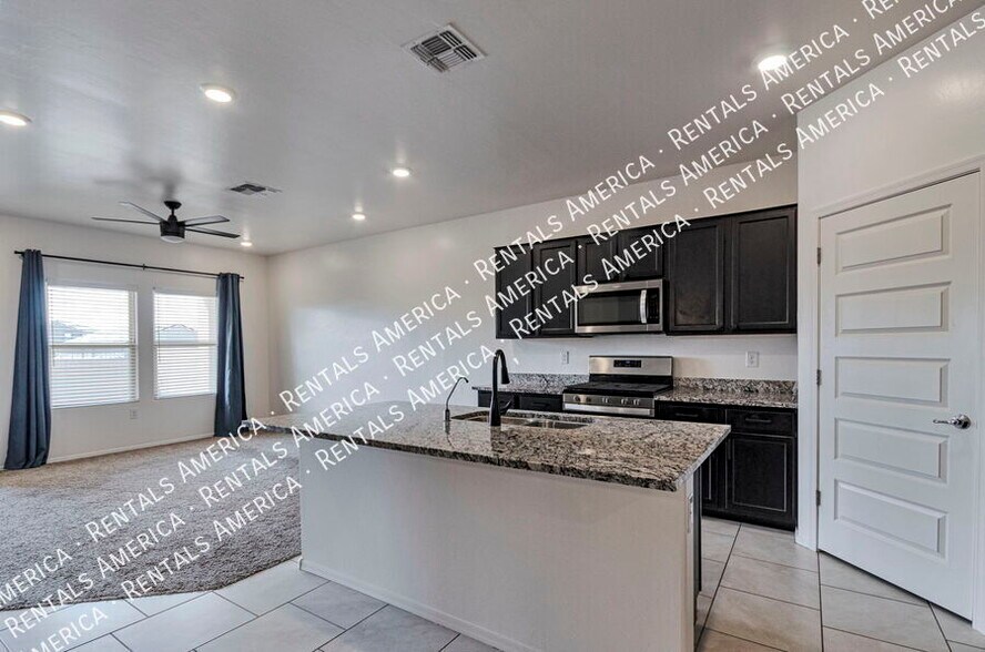 Building Photo - 10151 N Leopard Gecko Terrace