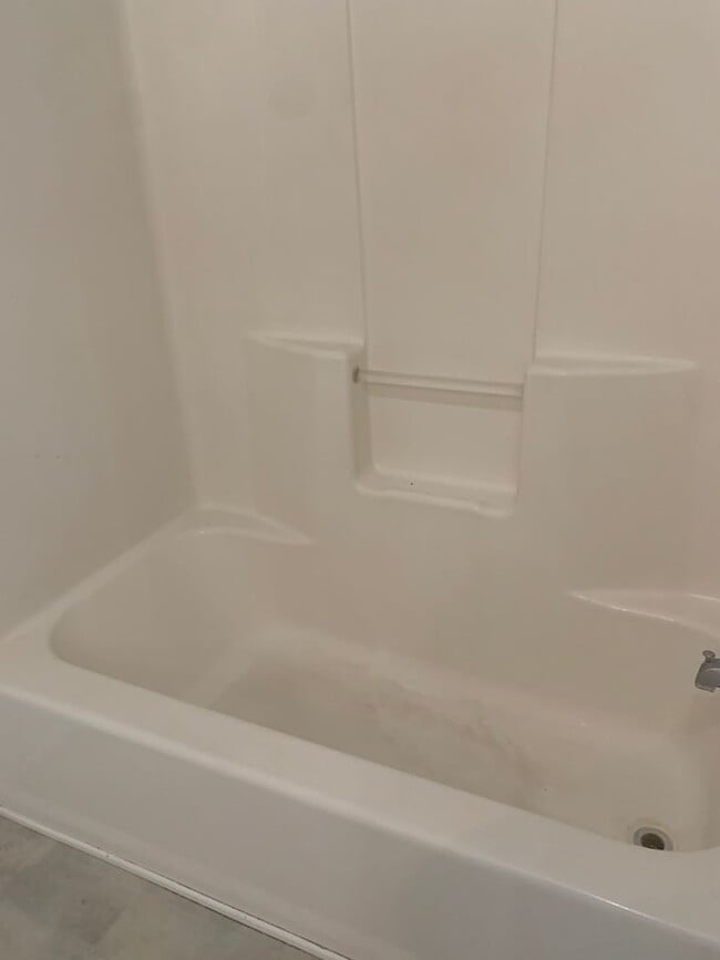 Building Photo - 3 Bedroom 2 Bath Home in Belvidere $1350/mo
