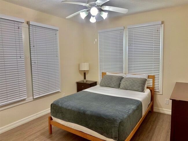 Building Photo - 4202 Avenue T 1/2