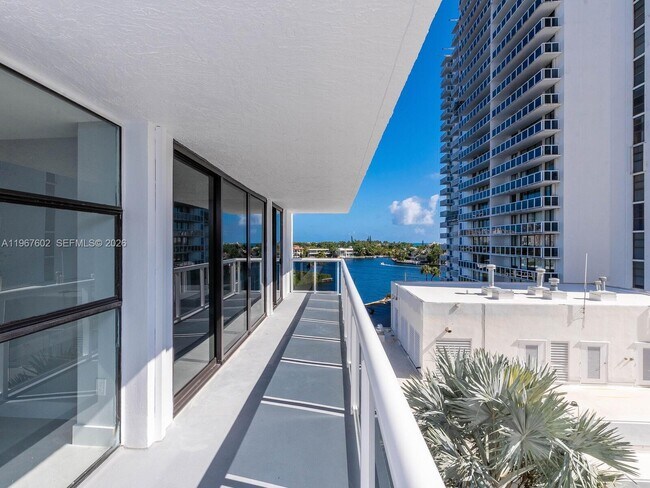 Building Photo - 20505 E Country Club Dr