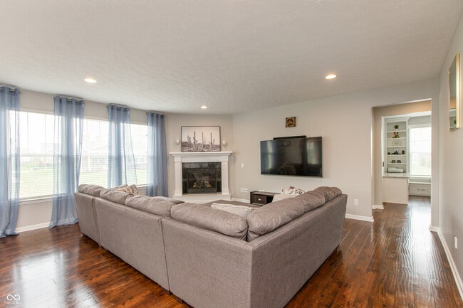 Building Photo - 2473 Commons Ct