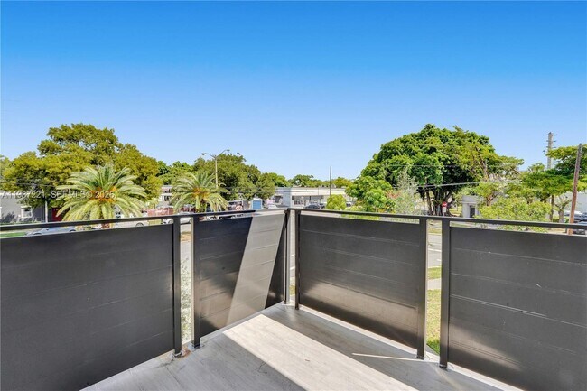 Building Photo - 3465 SW 3rd Ave