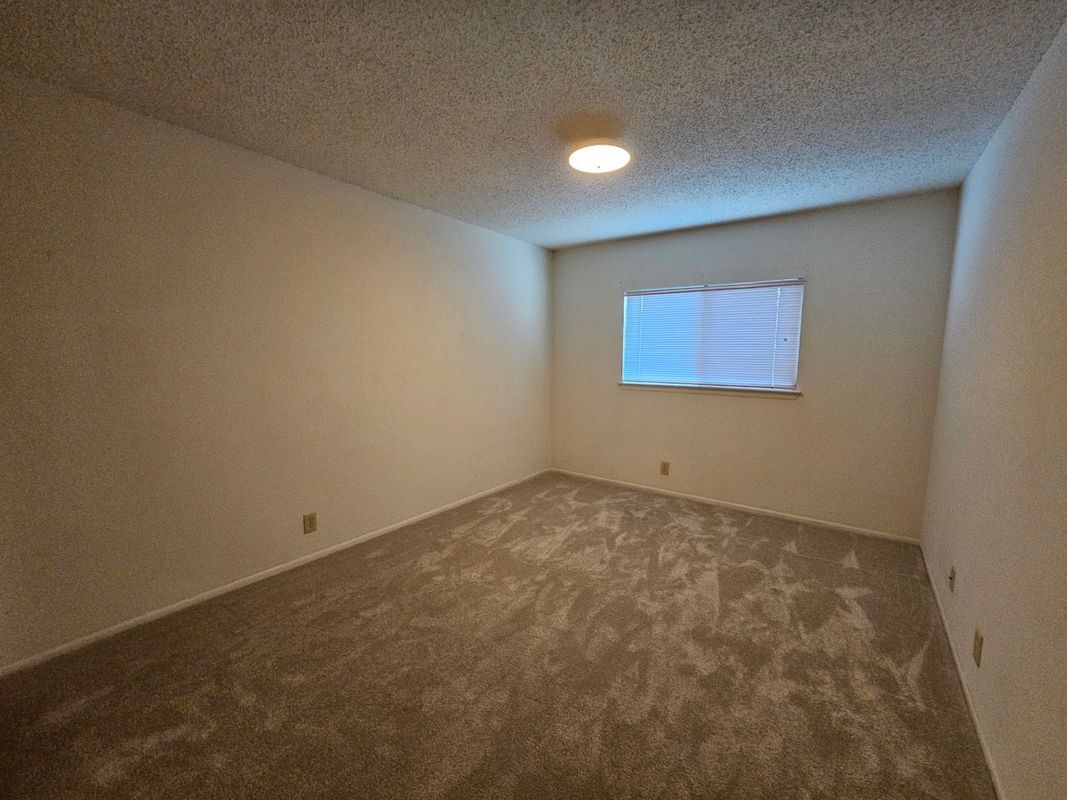 Building Photo - 11306 Gunlock