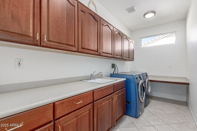 Building Photo - 16331 W Willow Creek Ln