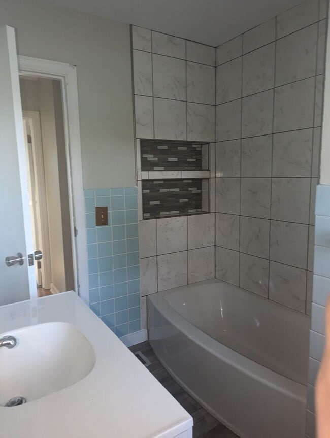 Building Photo - 4 Bed & 2 Bath House (EHA APPROVED)