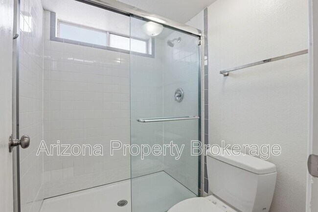 Building Photo - 3433 E Enid Ave