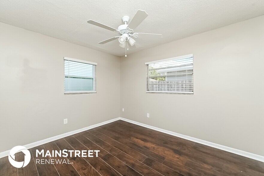 Building Photo - 1406 Cromwell Dr