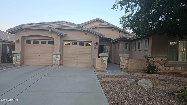 Primary Photo - 3094 S Martingale Rd
