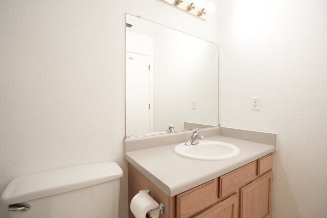 Building Photo - Coming Soon - Charming Two Bedroom Napa Condo