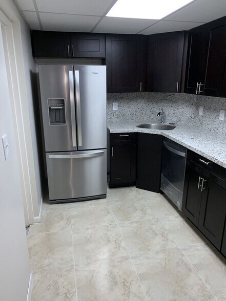 Building Photo - 3129 Oakland Shores Dr
